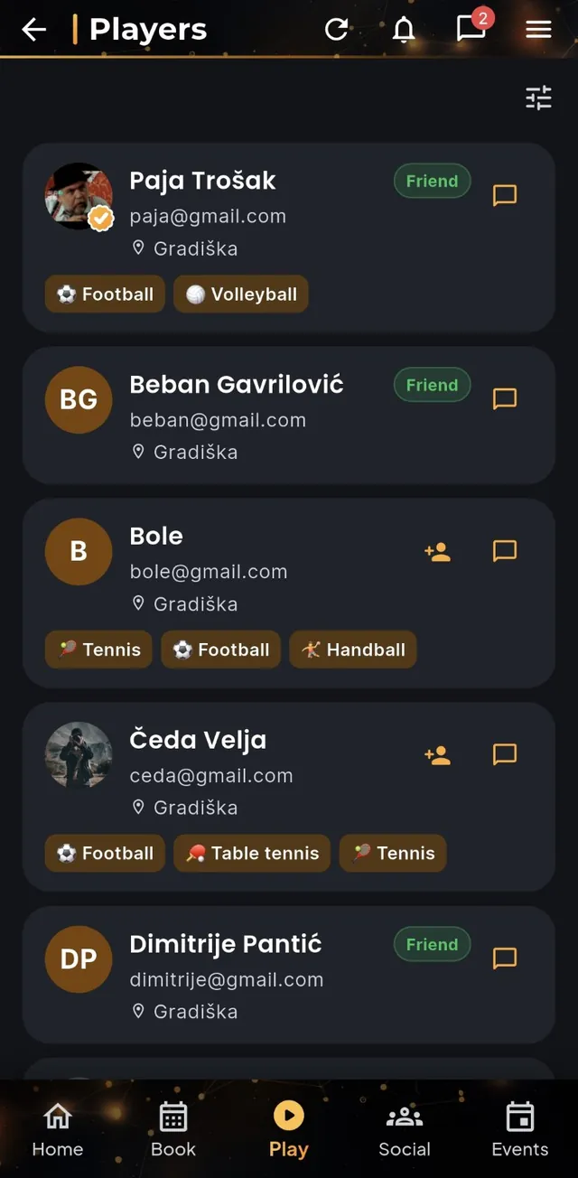 Map of nearby players and public events in the city.